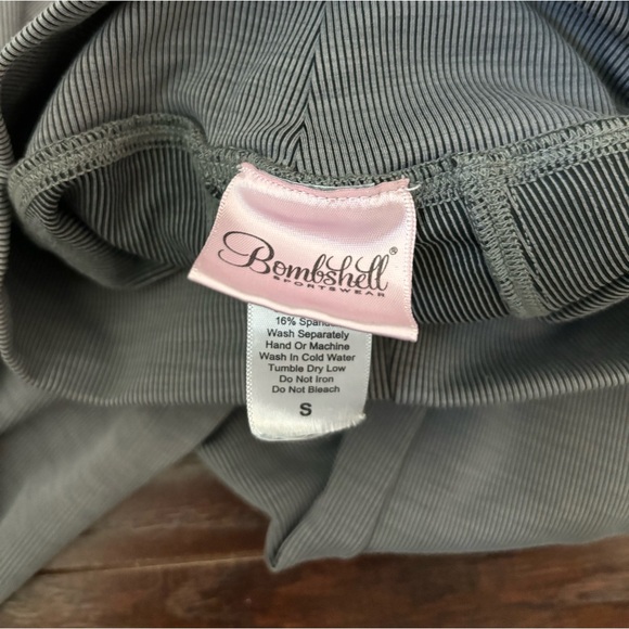 Bombshell Sportswear Gray Leggings - Picture 3 of 3
